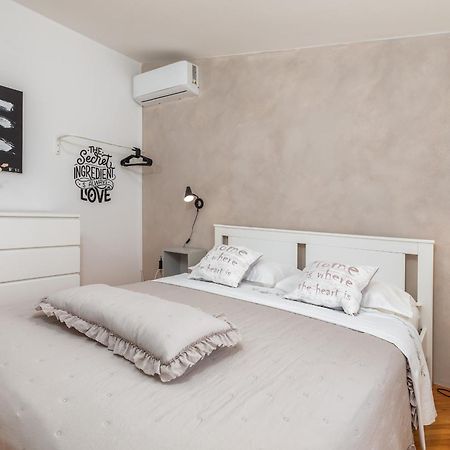 Apartment Tesic Close To The Sea With Shared 4Xbicycles 法扎纳 外观 照片
