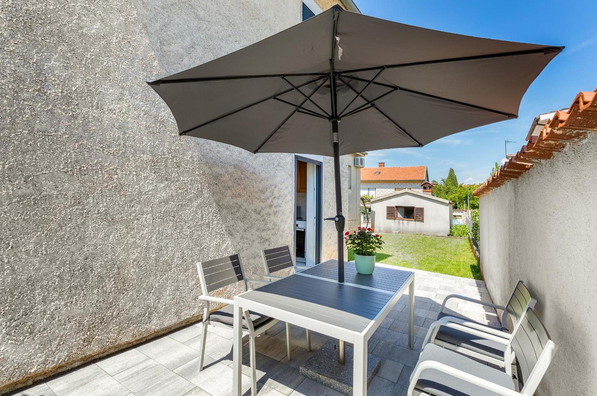 Apartment Tesic Close To The Sea With Shared 4Xbicycles 法扎纳 外观 照片