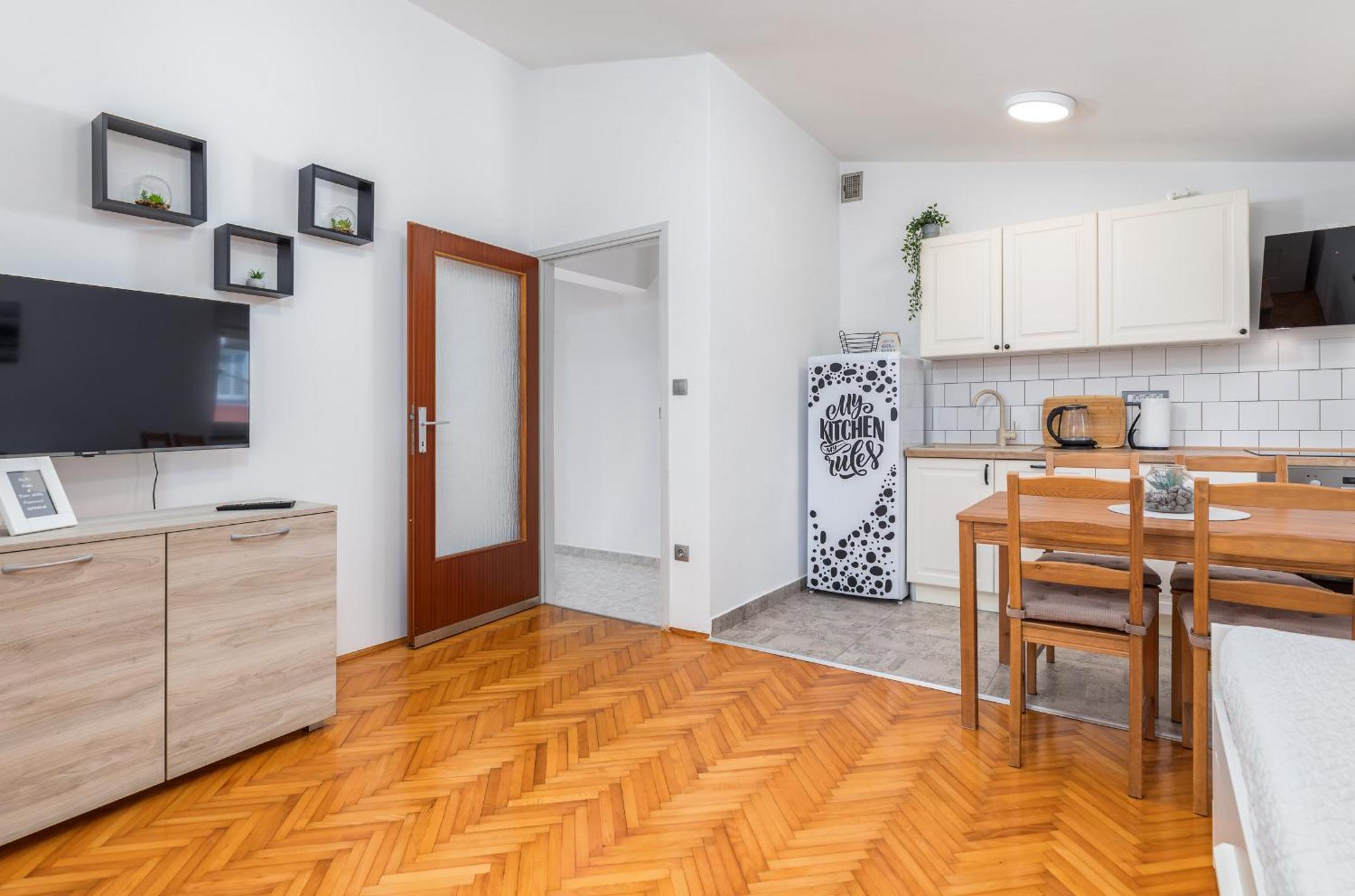 Apartment Tesic Close To The Sea With Shared 4Xbicycles 法扎纳 外观 照片