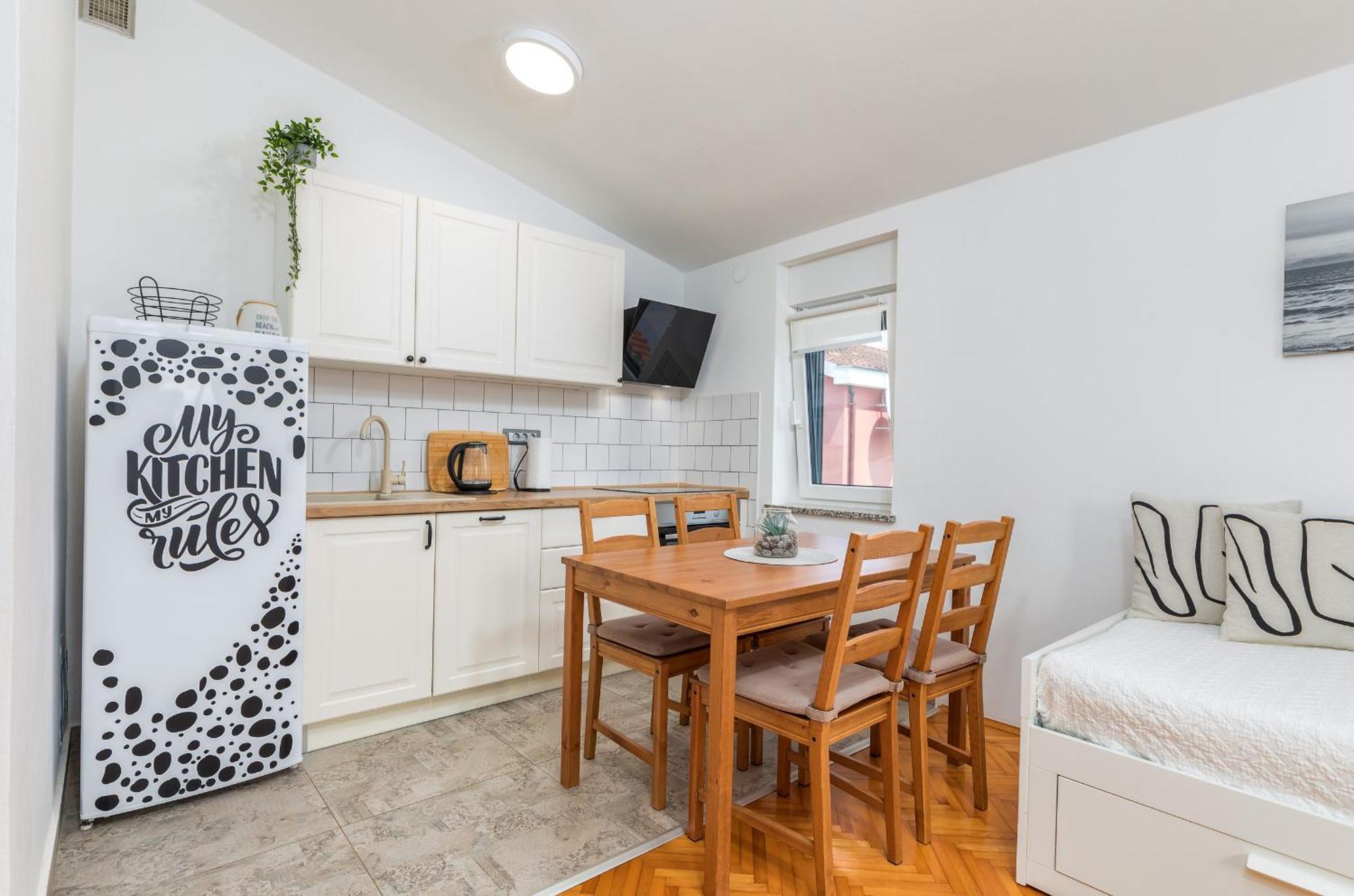Apartment Tesic Close To The Sea With Shared 4Xbicycles 法扎纳 外观 照片