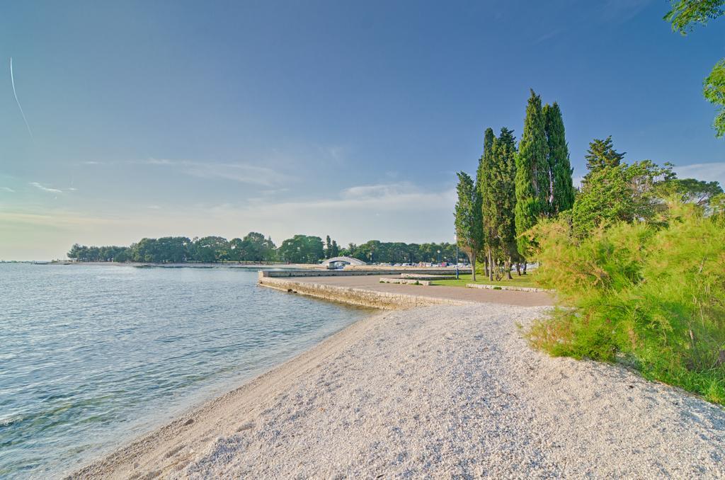 Apartment Tesic Close To The Sea With Shared 4Xbicycles 法扎纳 外观 照片